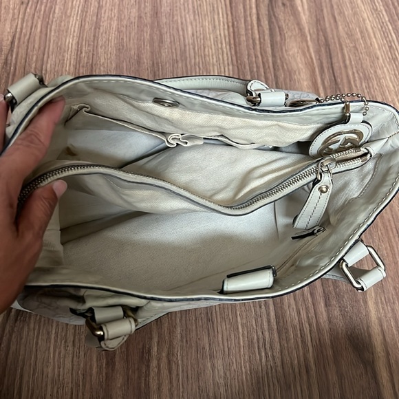 A 235 - 💯% authentic Gucci shoulder bag - Picture 13 of 16